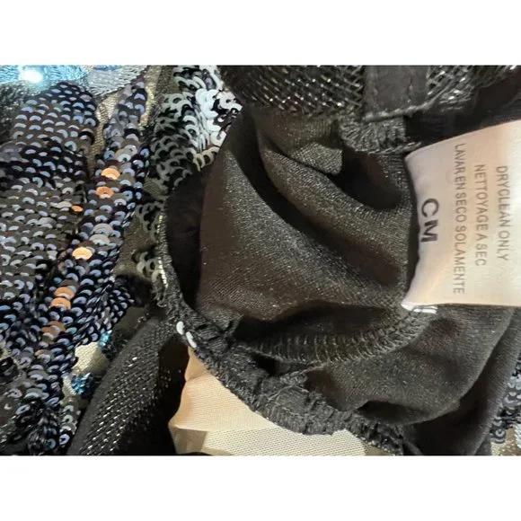 Beautiful Sequin floral dress - Picture 7 of 8